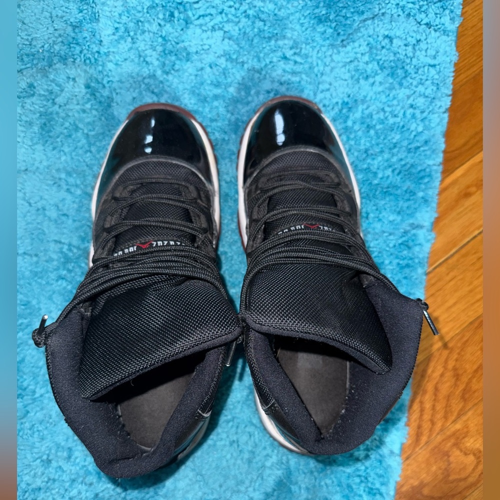 Air Jordan Bred 11